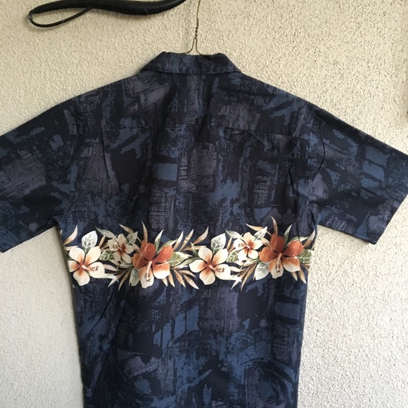 Hilo Hattie Hawaiian Aloha Shirt -Small- BRAND NEW - Picture 5 of 5
